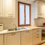 Fedis - Along The Scenic Greenway Apartment