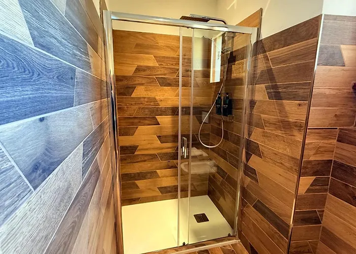 Fedis - Along The Scenic Greenway アパート *