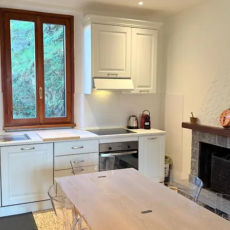 Fedis - Along The Scenic Greenway * Lenno